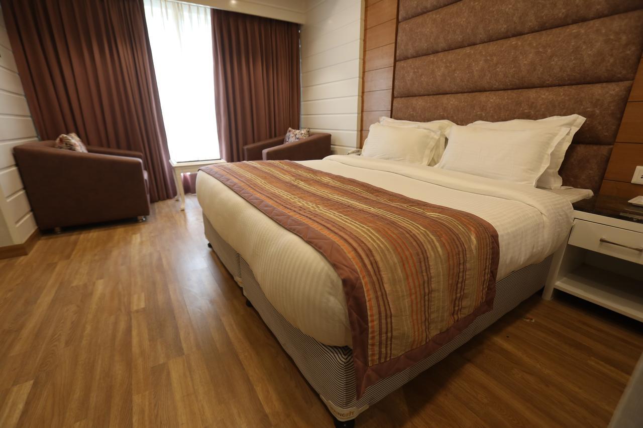Milestone Inn & Spa 무소리에 외부 사진